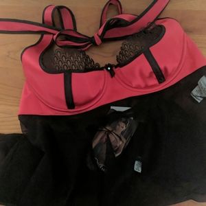 Black/red lingerie